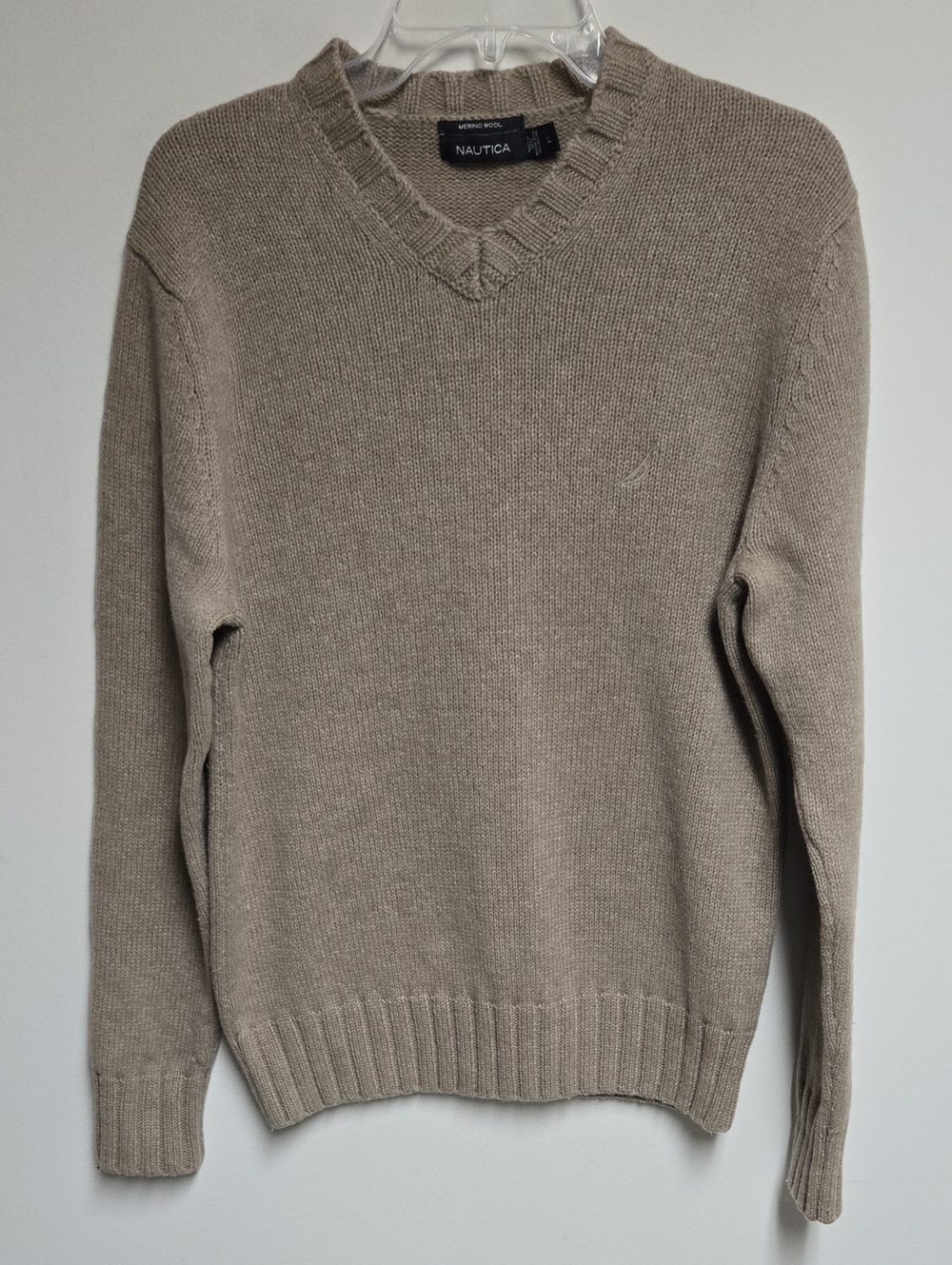 Nautica Men’s V-Neck Merino Wool Sweater in Beige Size Large